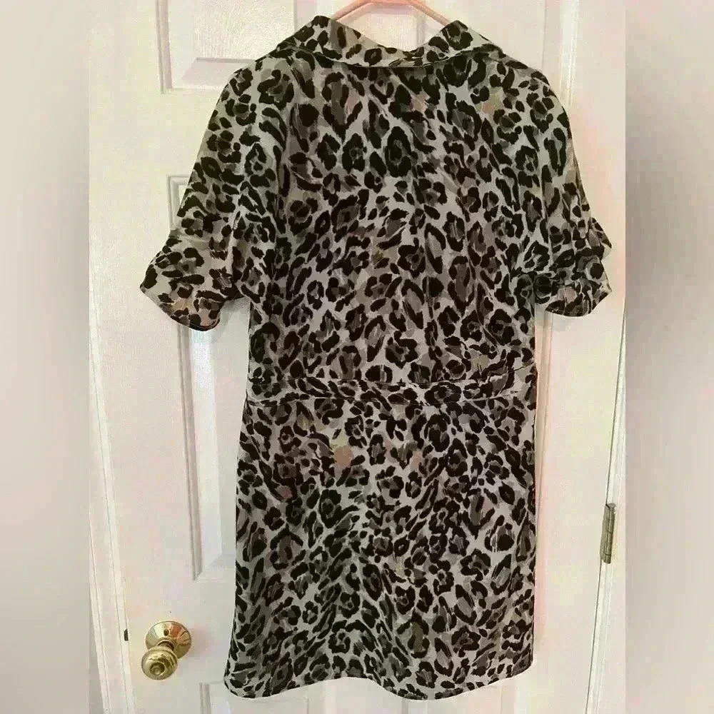 Boutique women’s cheetah dress - Picture 2 of 6
